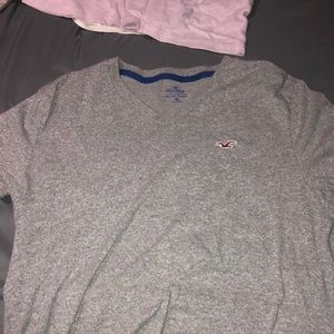 grey hollister t shirt